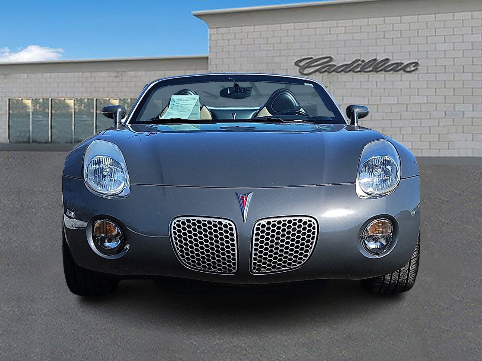 Used 2008 Pontiac Solstice Convertible w/ Premium Package image 2