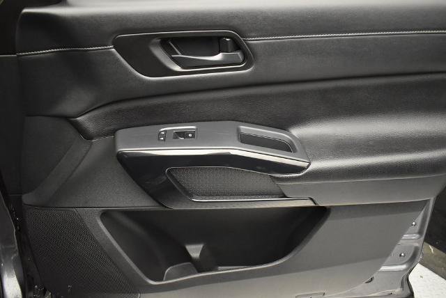 Certified 2025 Nissan Pathfinder SV FWD image 20