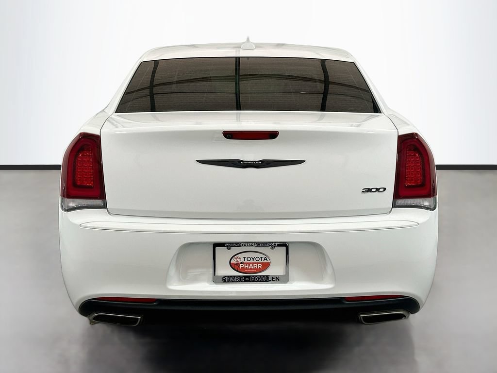 Used 2023 Chrysler 300 Touring w/ Sport Appearance Package RWD image 5
