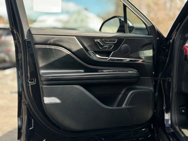 Used 2025 Lincoln Corsair Grand Touring w/ Equipment Group 301A image 10