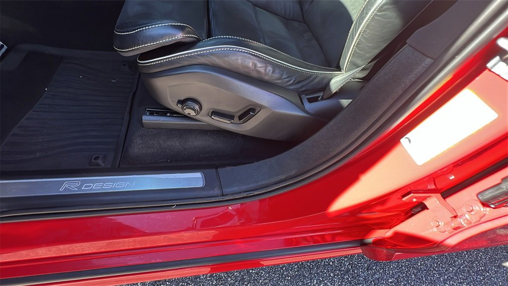 Used 2019 Volvo XC90 T6 R-Design w/ Advanced Package image 14