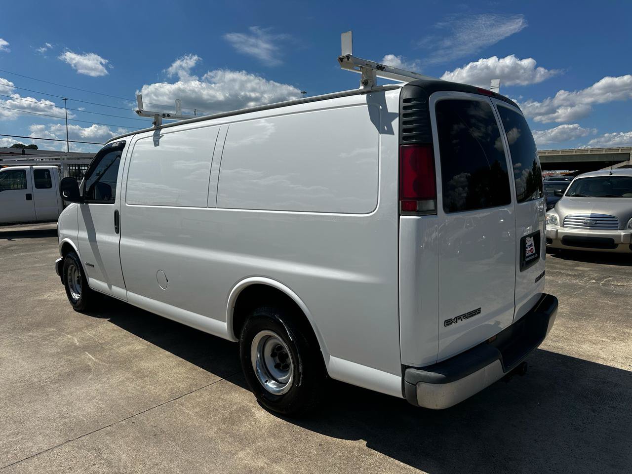 Used 2001 Chevrolet Express 1500 RWD image 3