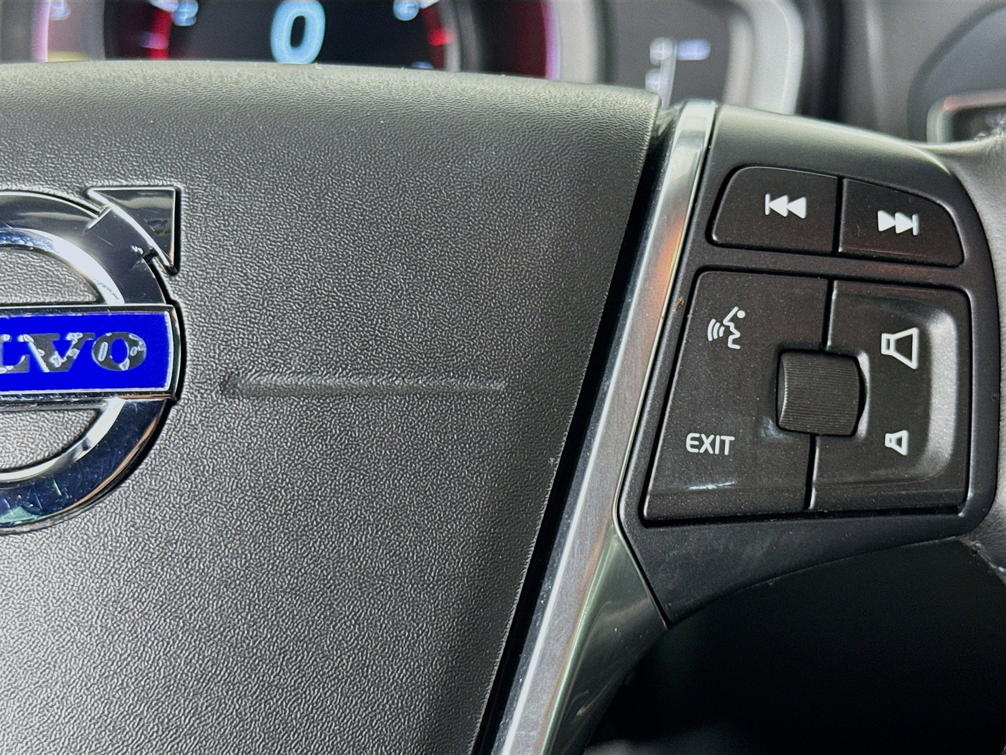 Used 2016 Volvo XC60 T5 Platinum w/ Protection Package image 14