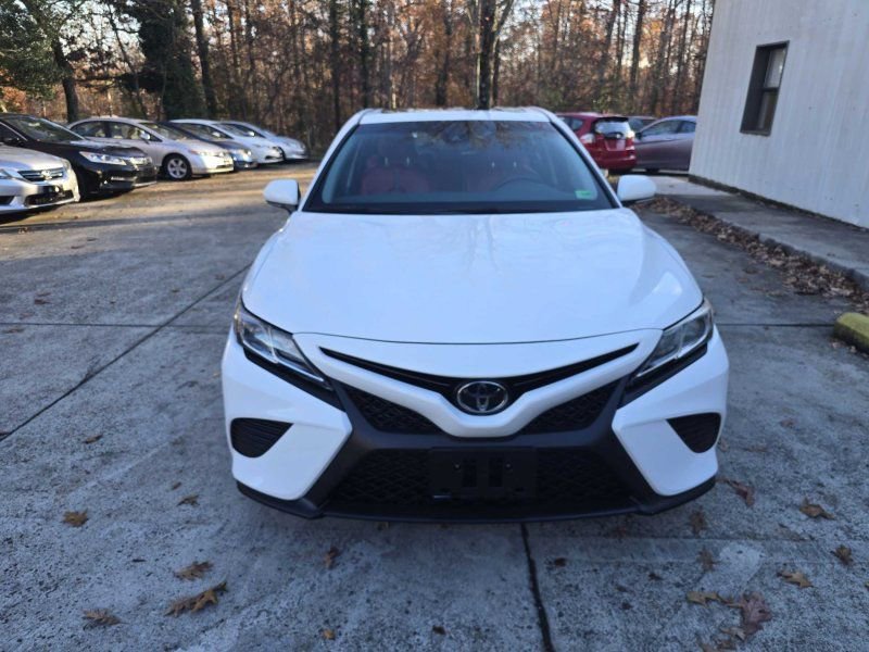 Used 2018 Toyota Camry SE image 8
