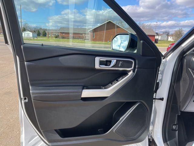 Used 2021 Ford Explorer XLT w/ Class III Trailer Tow Package AWD/4WD image 10