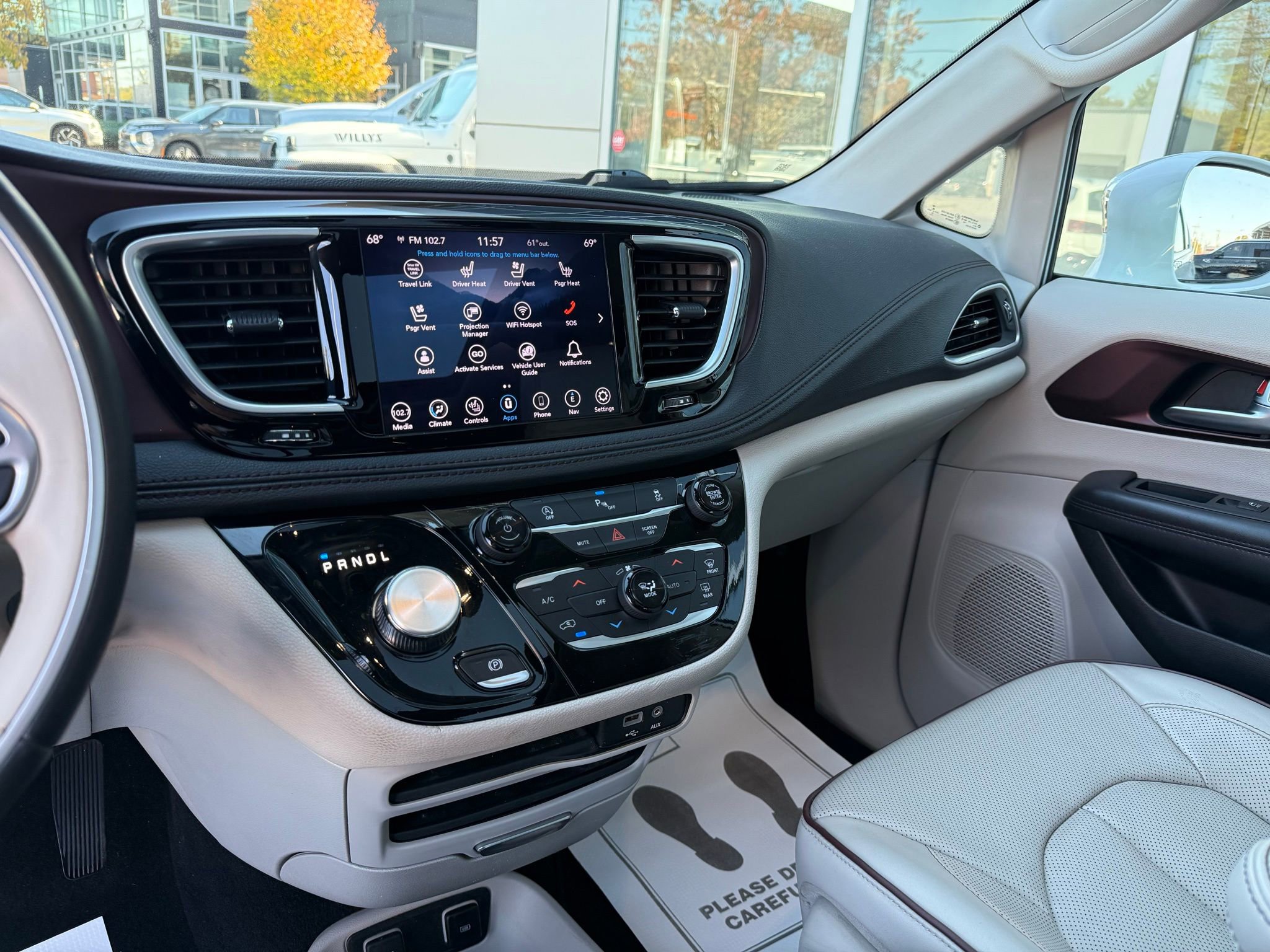 Used 2020 Chrysler Pacifica Limited image 40