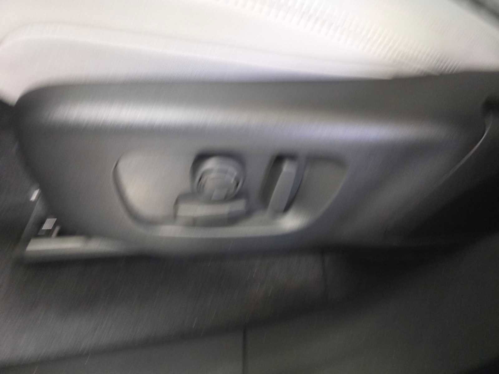 New 2026 Land Rover Range Rover Velar Dynamic SE image 21