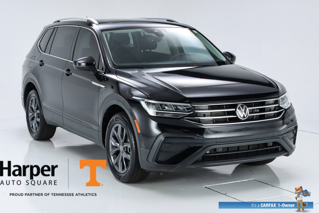 Used 2023 Volkswagen Tiguan SE w/ Panoramic Sunroof Package FWD image 15