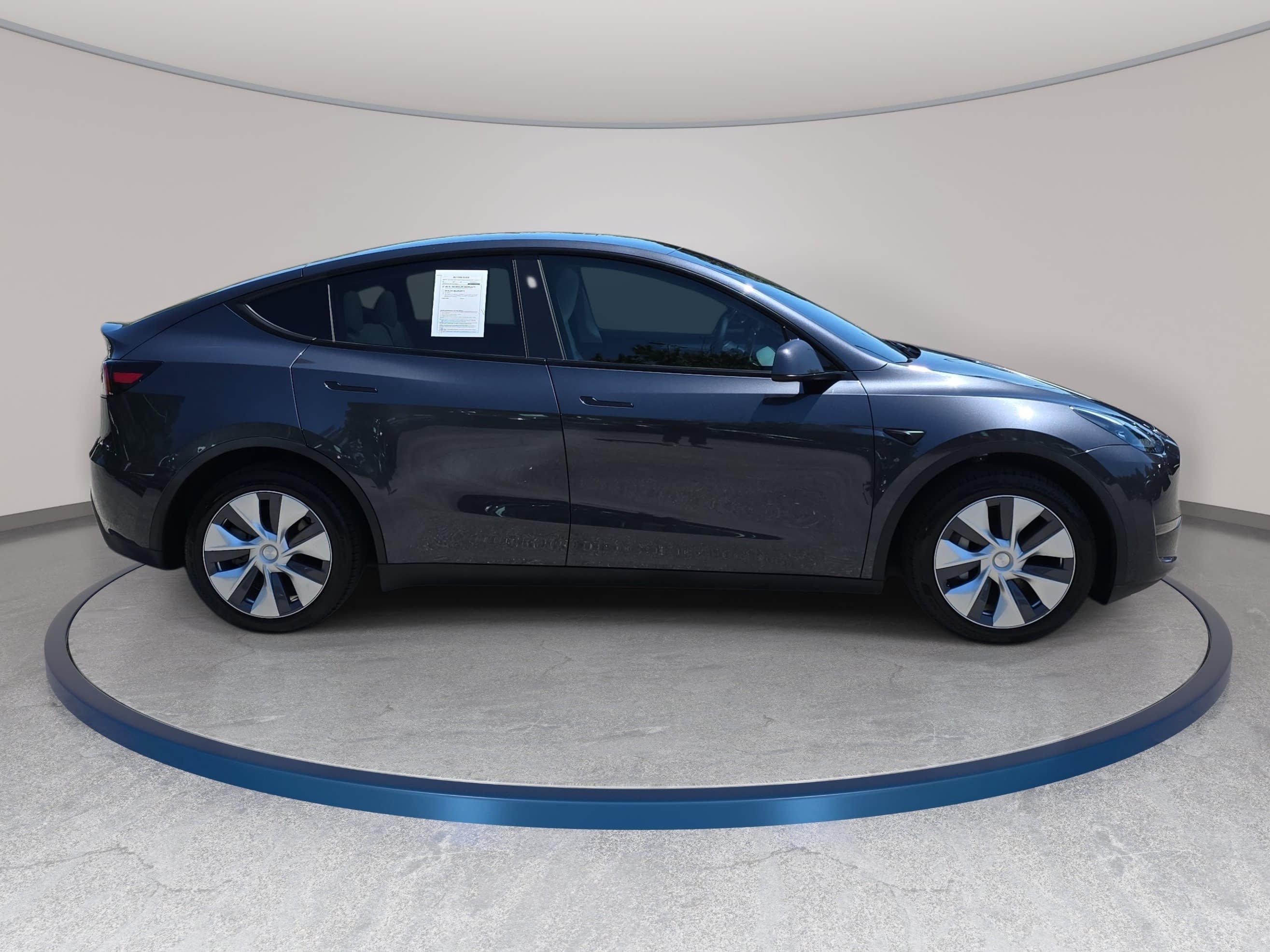 Used 2024 Tesla Model Y Long Range AWD/4WD image 4