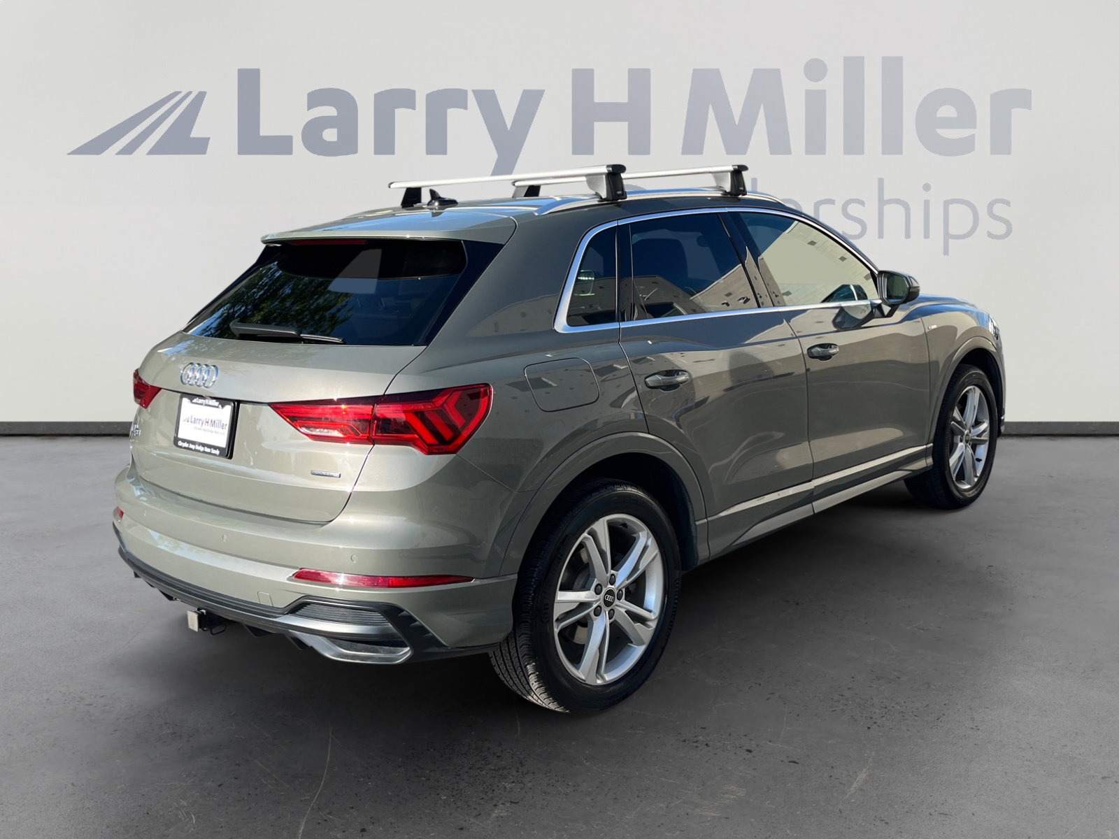 Used 2021 Audi Q3 2.0T Premium Plus w/ Premium Plus Package AWD/4WD image 5