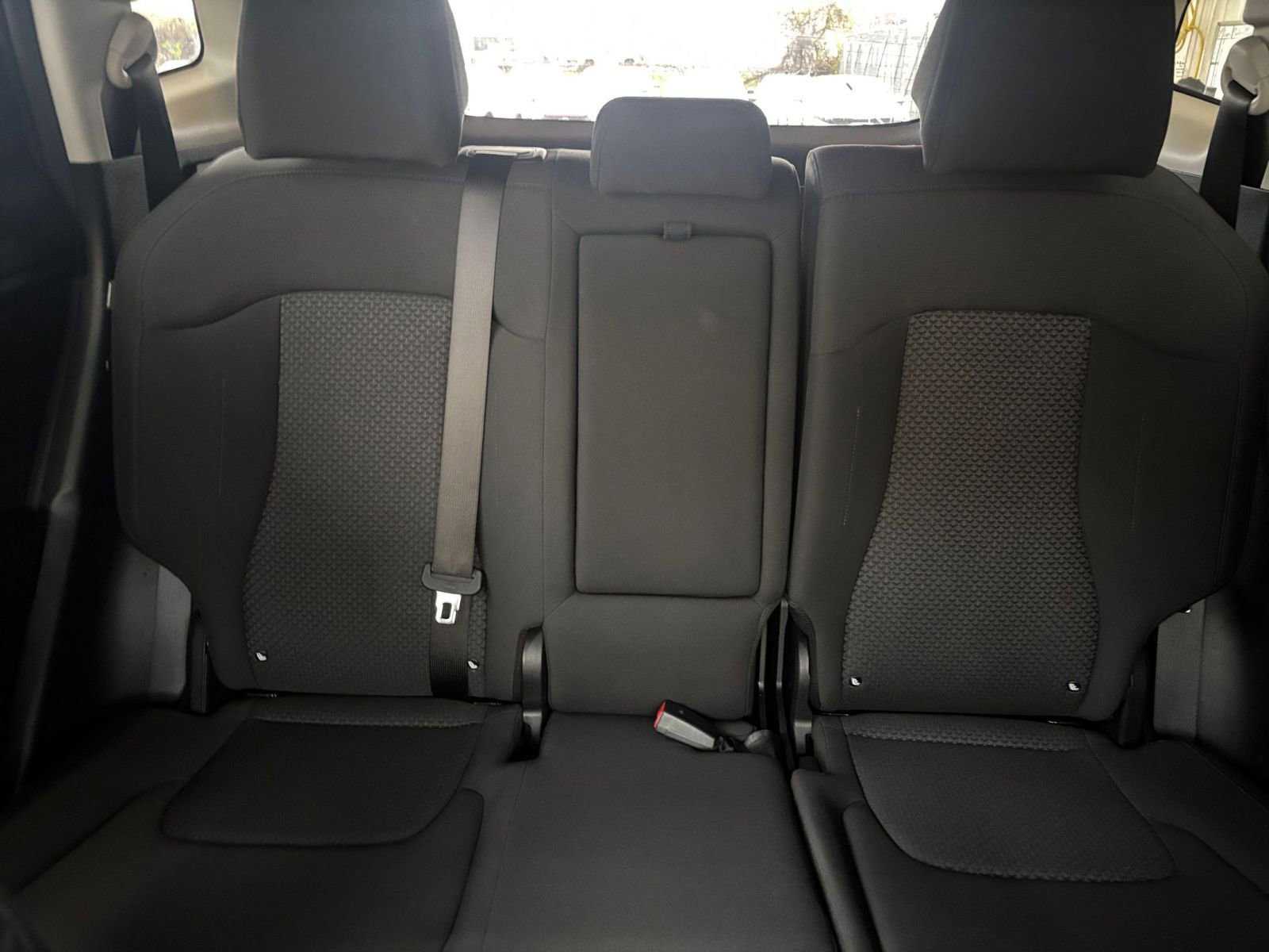 Used 2025 Kia Sportage LX image 38