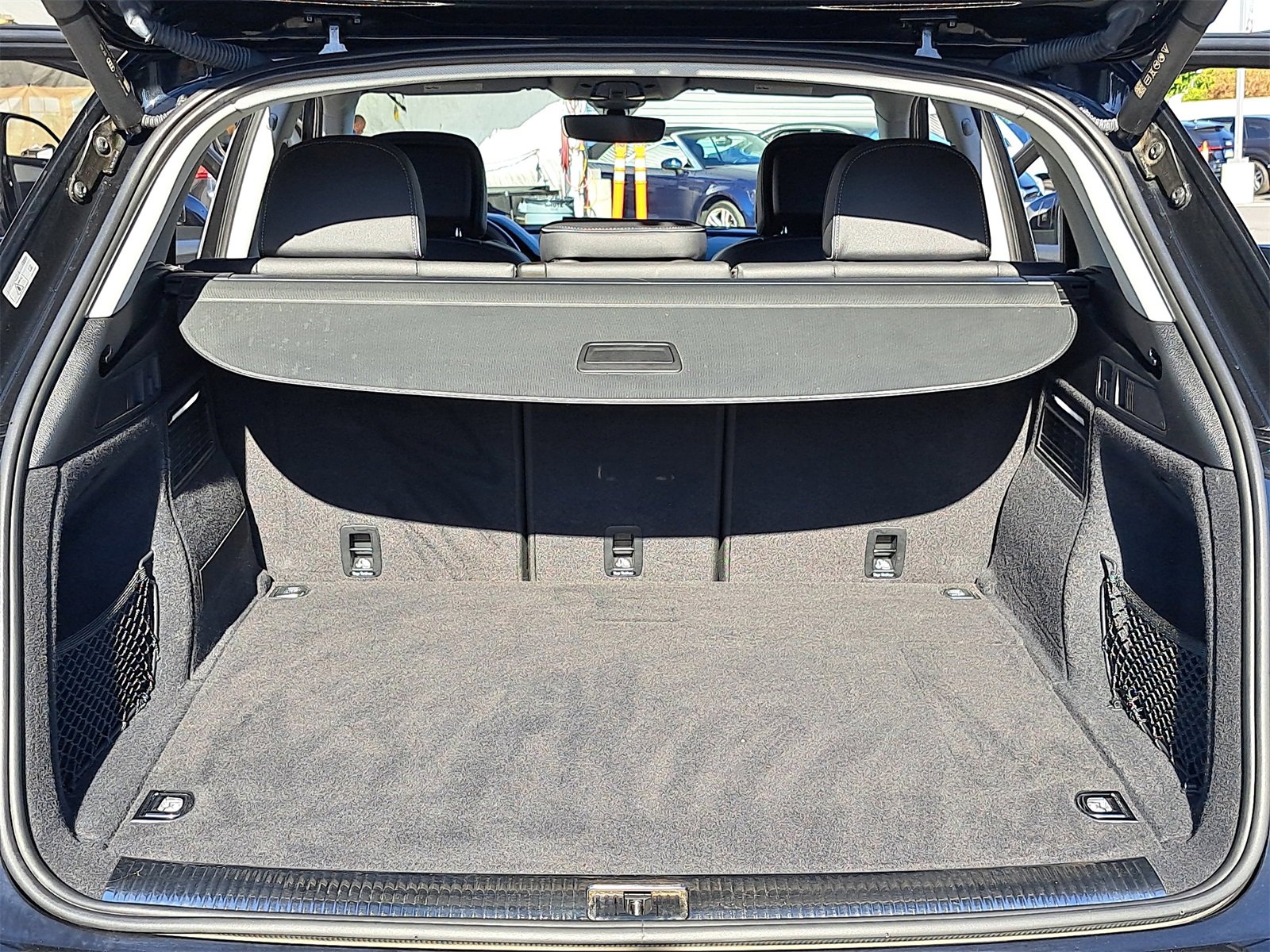 Used 2022 Audi Q5 e Premium w/ Convenience Package image 12