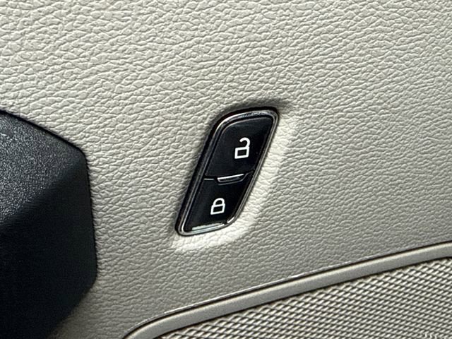 Used 2022 Ford F250 XL w/ Power Equipment Group AWD/4WD image 19