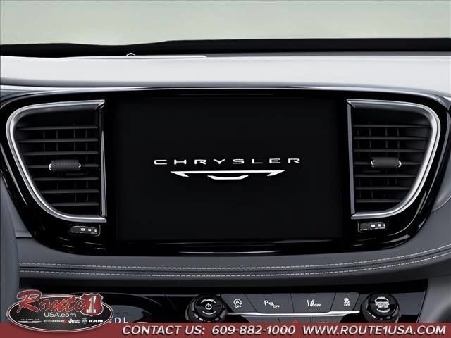 New 2027 Chrysler Pacifica Limited AWD/4WD image 19