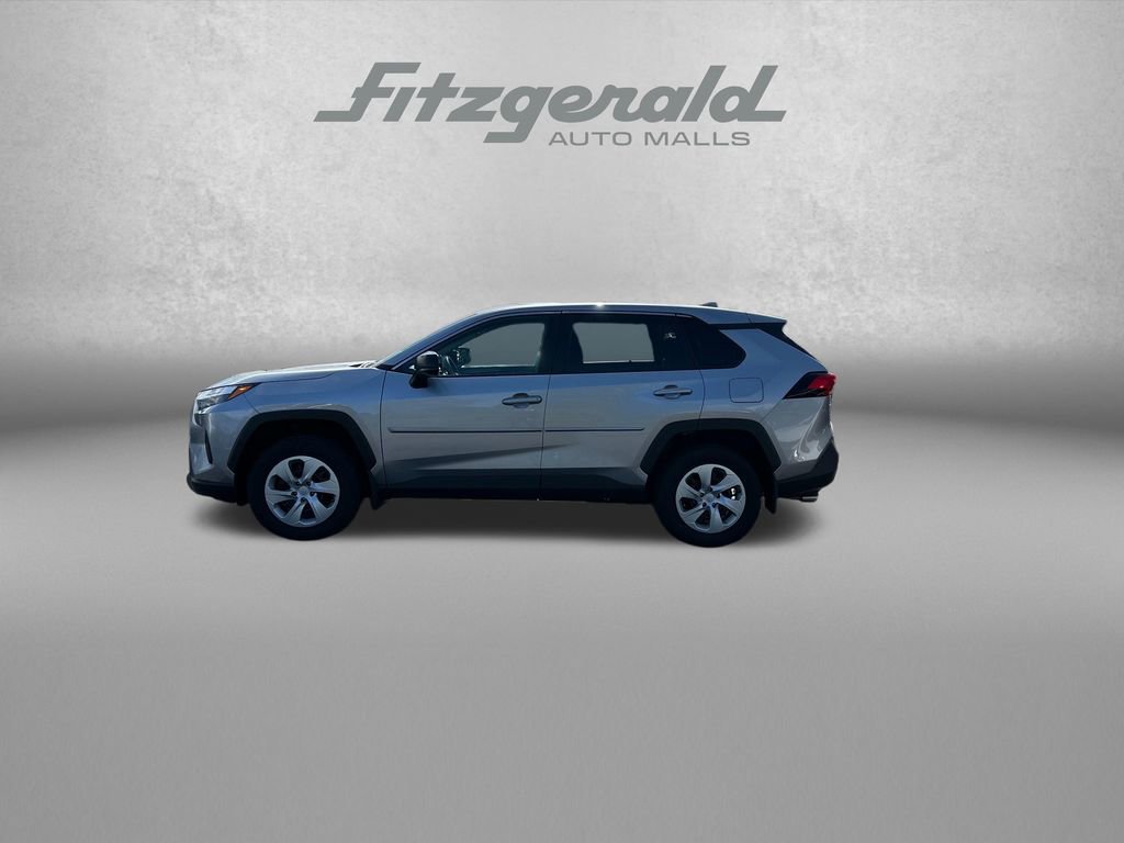 Used 2024 Toyota RAV4 LE AWD/4WD image 4