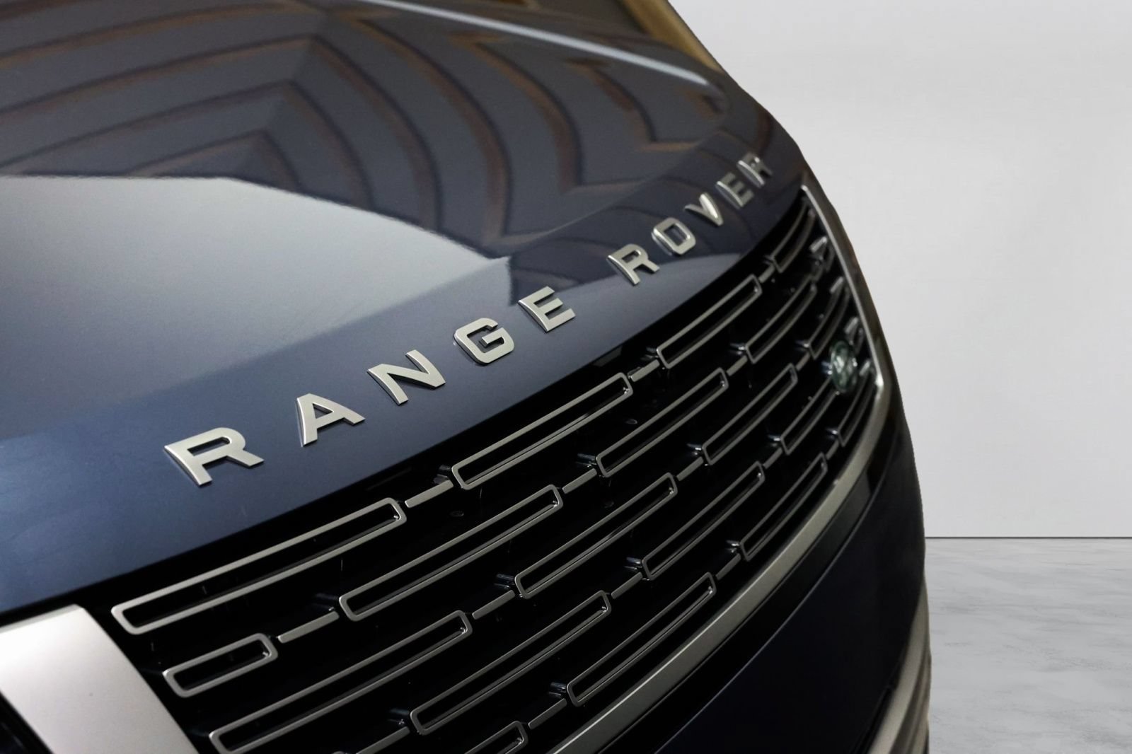 Used 2025 Land Rover Range Rover SE AWD/4WD image 38