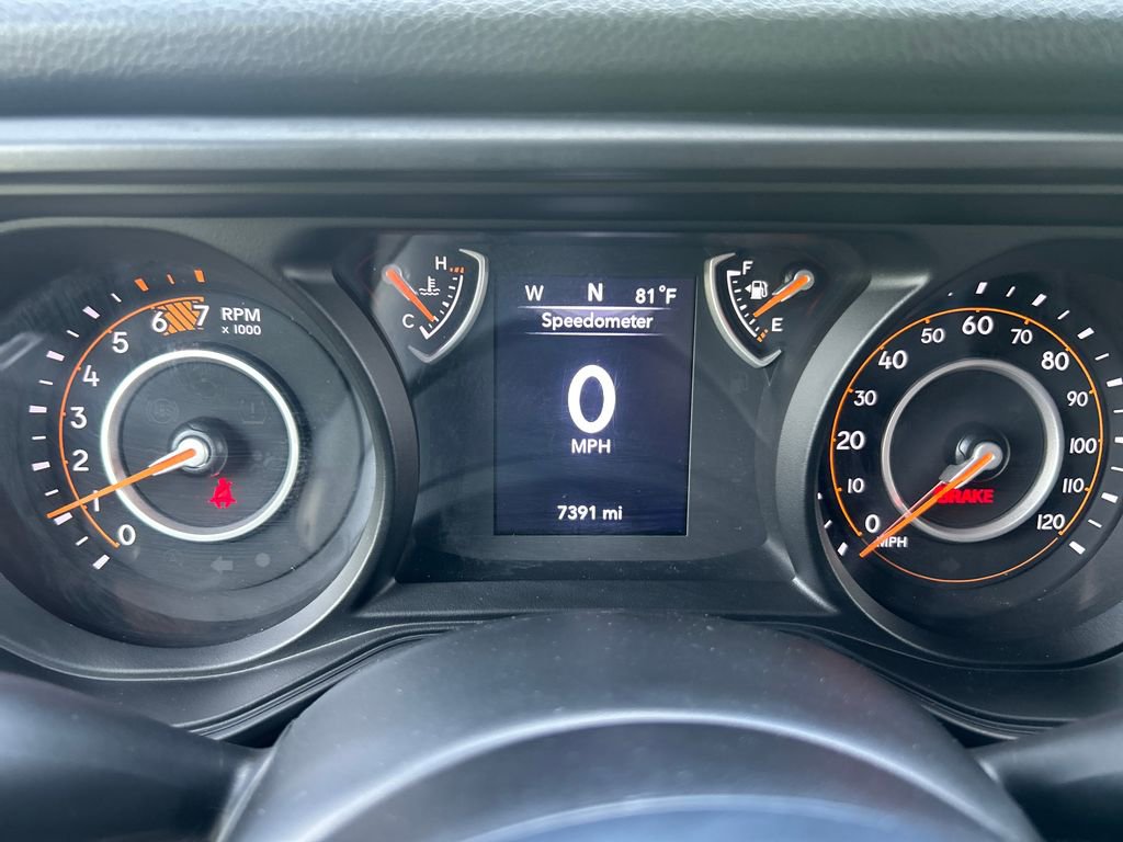 Used 2025 Jeep Wrangler Sport AWD/4WD image 11