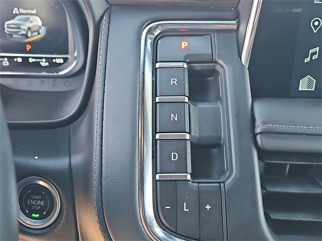 Used 2024 Chevrolet Suburban LT image 31