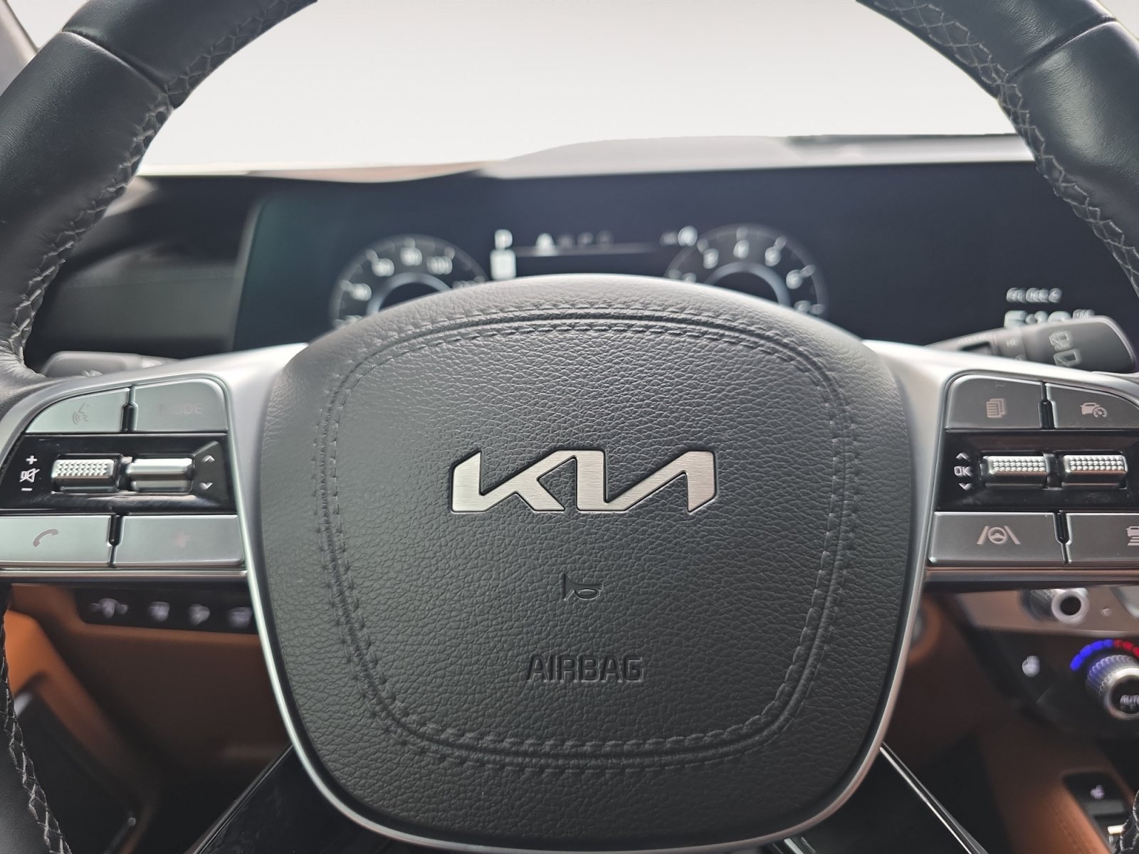Certified 2025 Kia Telluride SX Prestige X-Pro AWD/4WD image 11