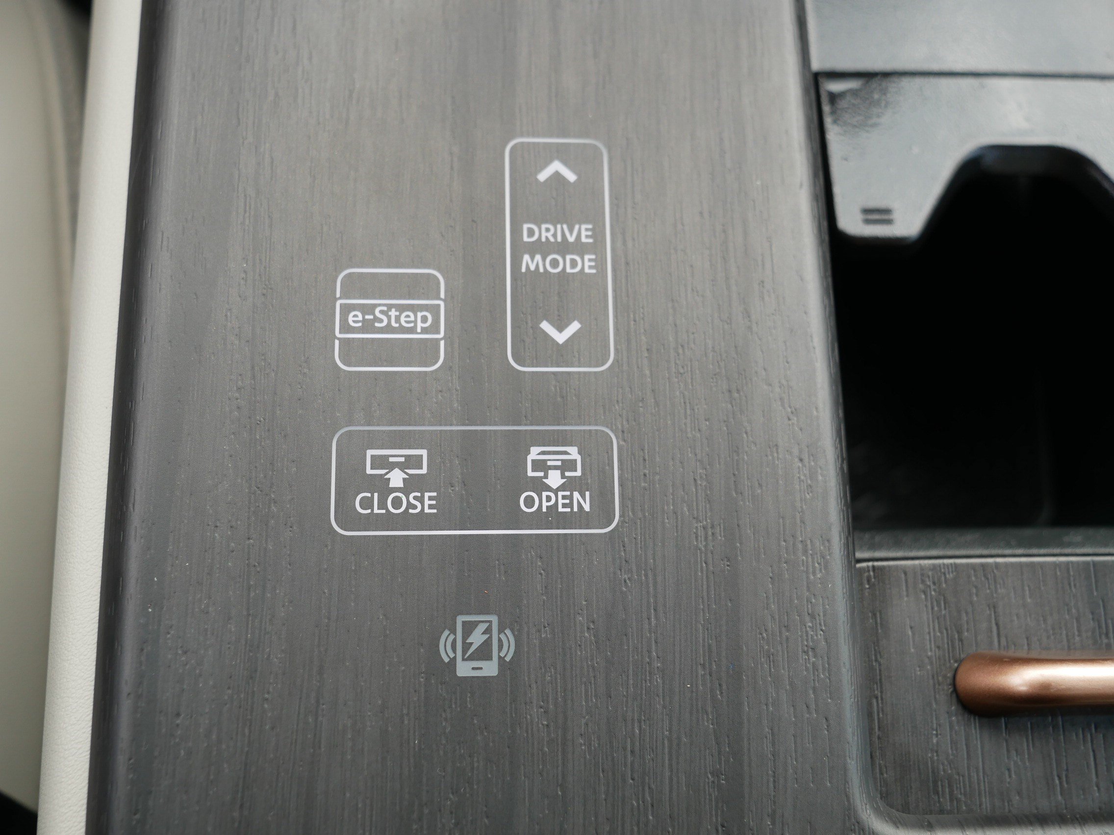 Certified 2023 Nissan Ariya AWD image 31