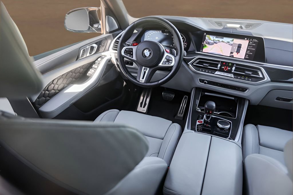 Used 2021 BMW X5 M w/ Executive Package image 29