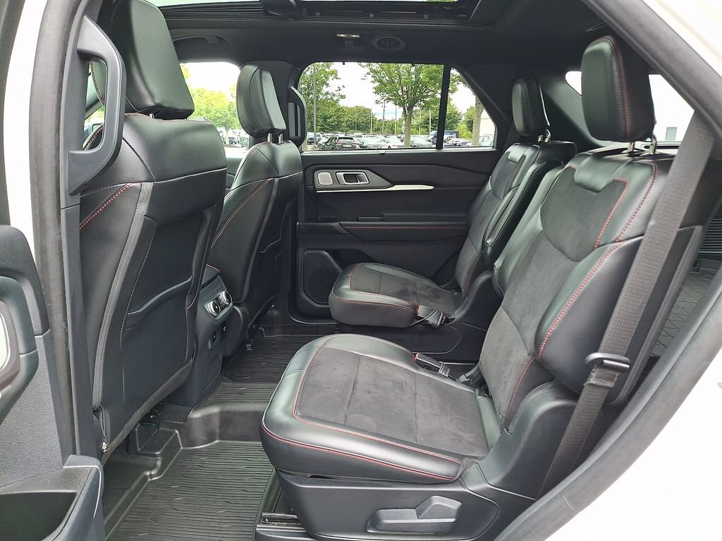 Certified 2025 Ford Explorer ST AWD/4WD image 13
