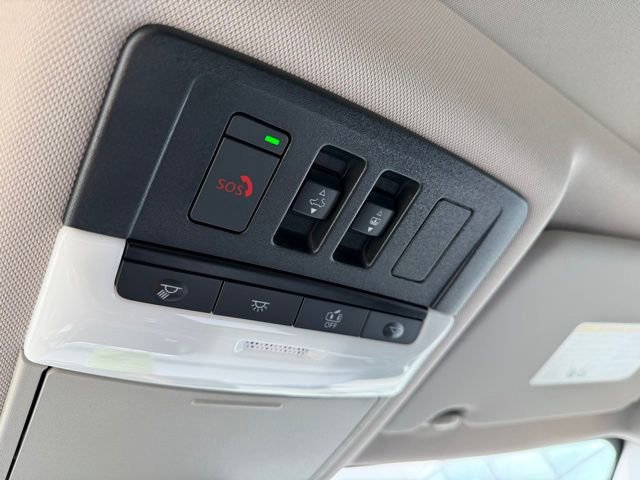 Used 2025 Nissan Rogue SV w/ SV Premium Package image 22