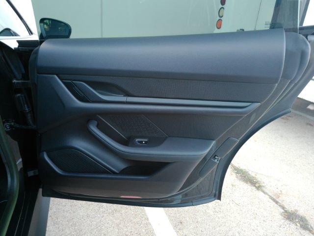 Used 2023 Porsche Taycan image 23