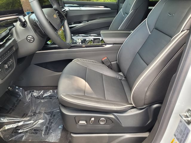 New 2026 Cadillac Escalade Sport w/ LPO, ONYX Package AWD/4WD image 19