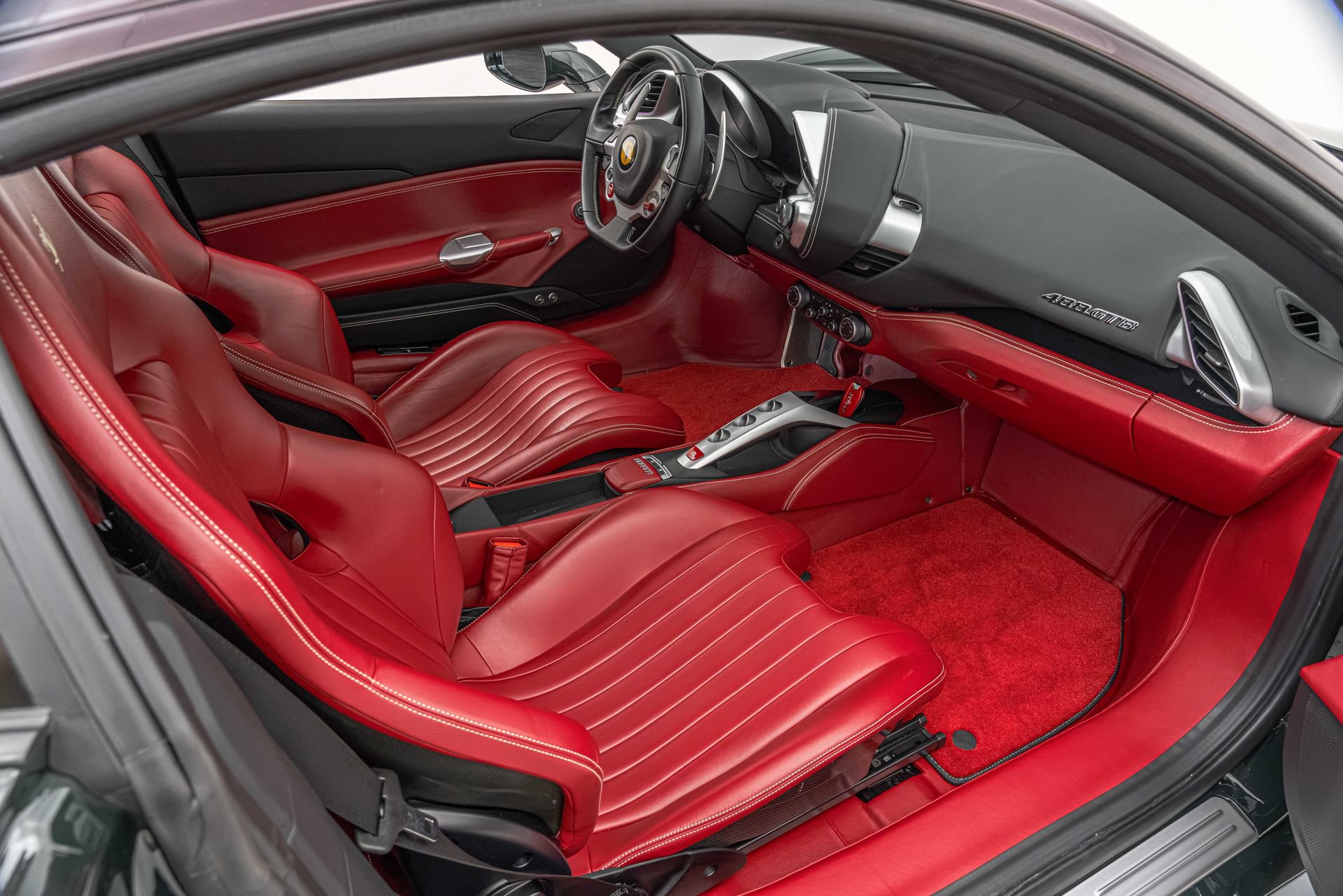 Certified 2018 Ferrari 488 GTB RWD image 31