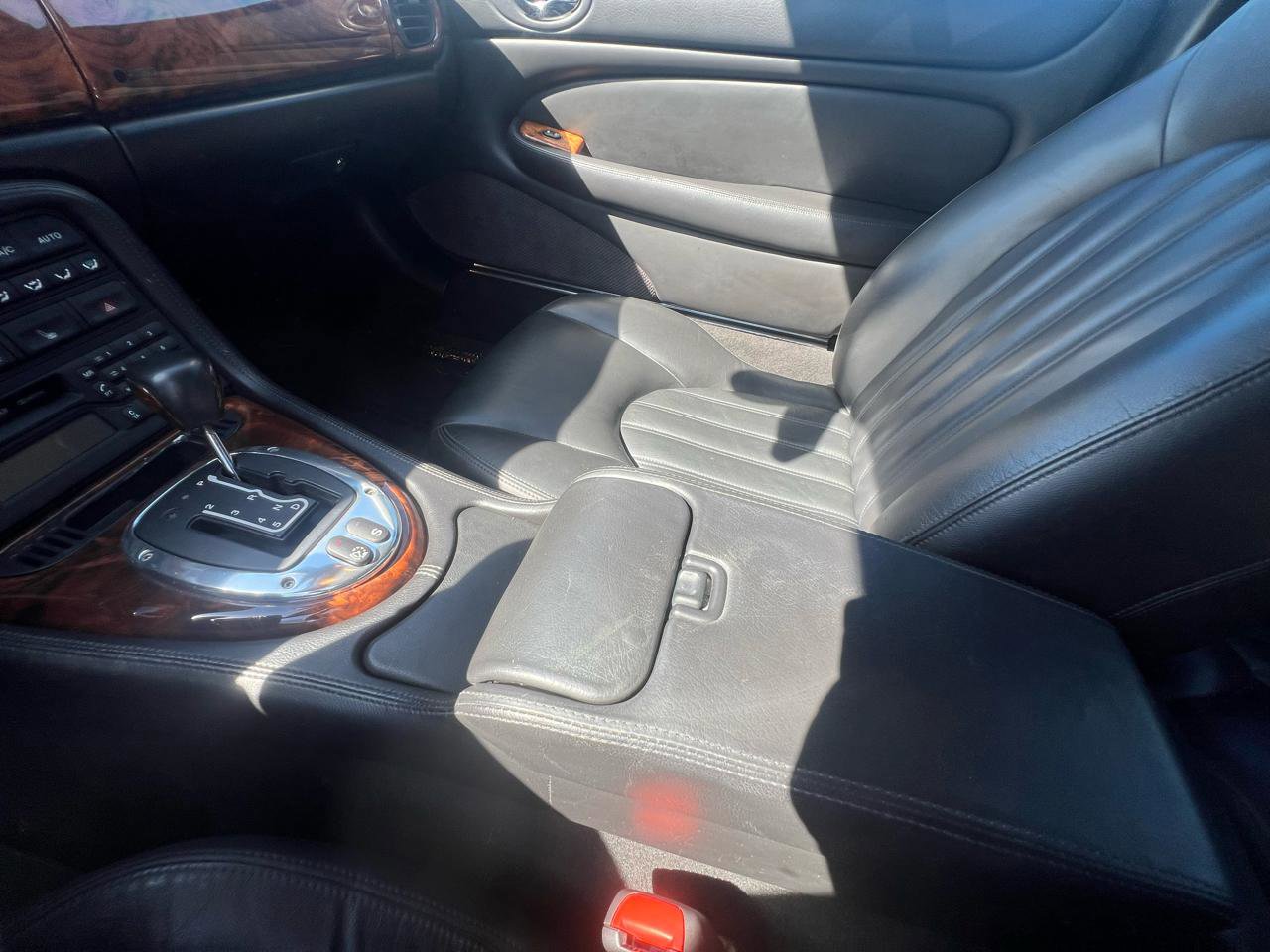 Used 2006 Jaguar XK8 Coupe RWD image 22