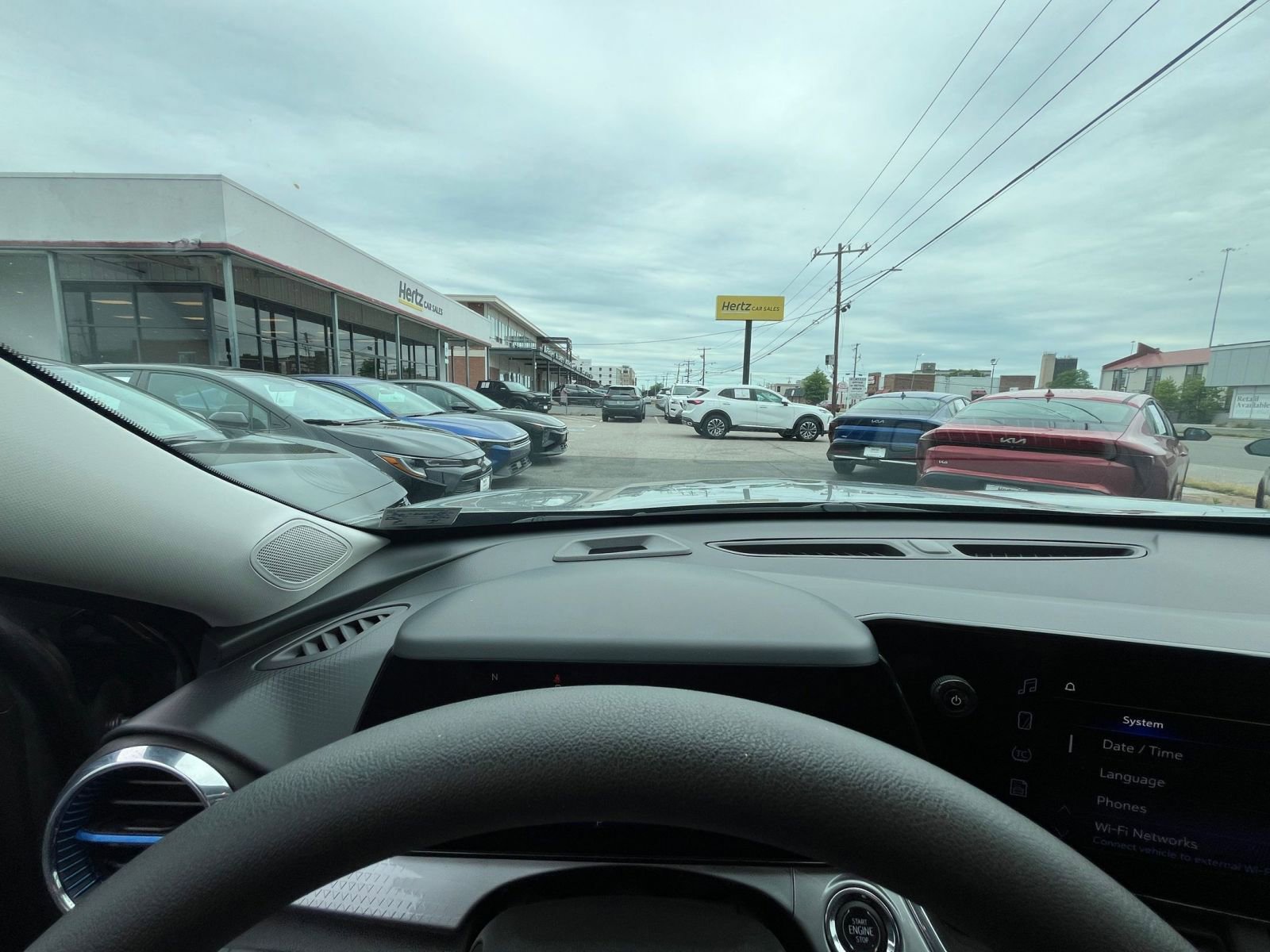 Used 2025 Chevrolet Trax LT FWD image 17