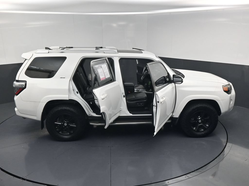 Used 2018 Toyota 4Runner SR5 Premium AWD/4WD image 28