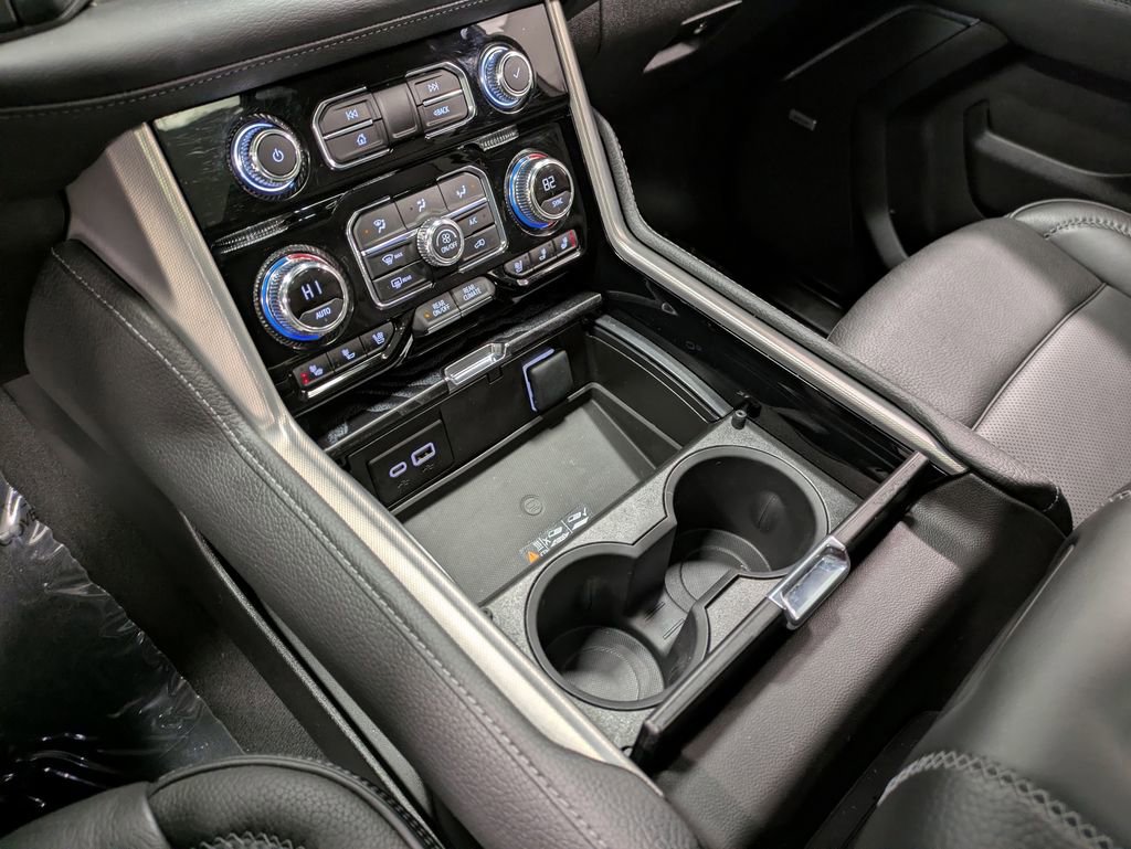 Used 2024 GMC Yukon Denali image 15