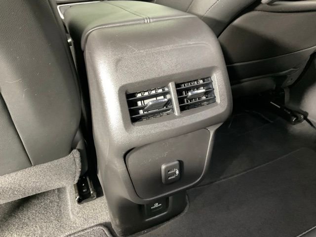 Used 2024 GMC Terrain SLT image 23