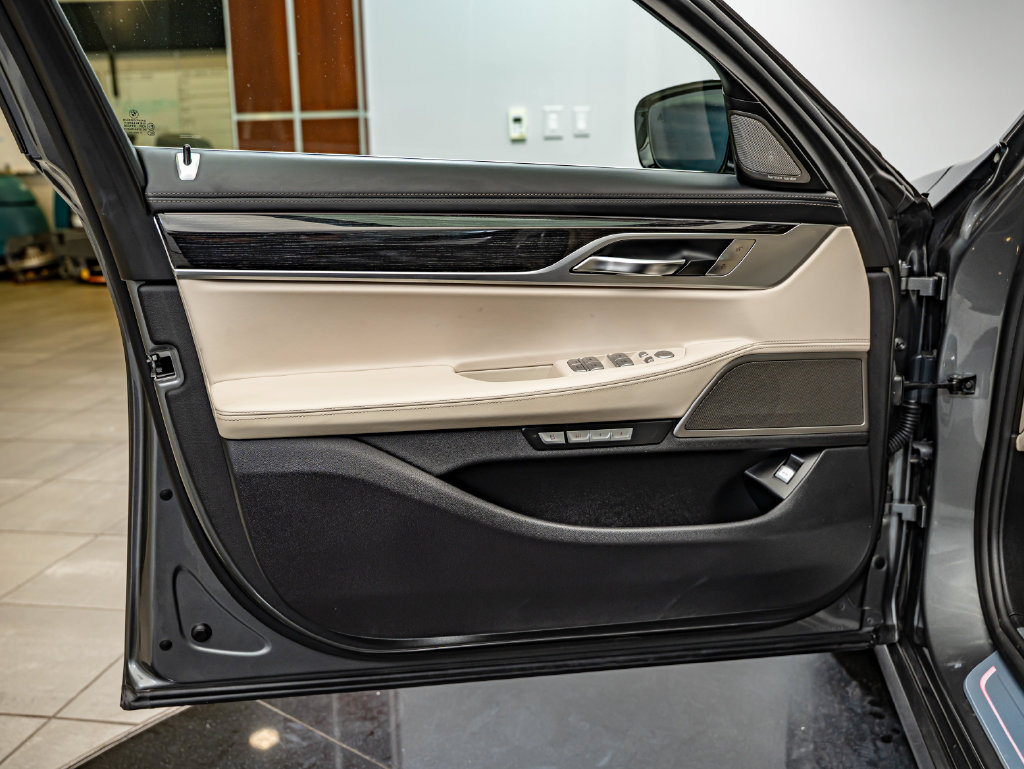 Used 2016 BMW 740i RWD image 20