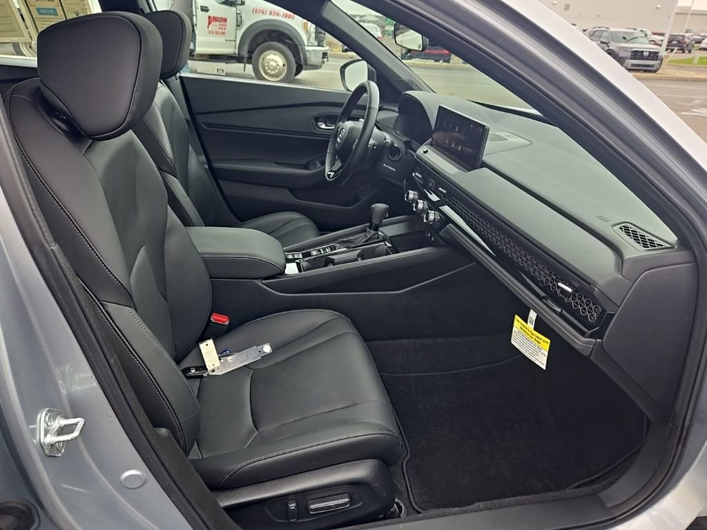 Certified 2025 Honda Accord Sport image 32