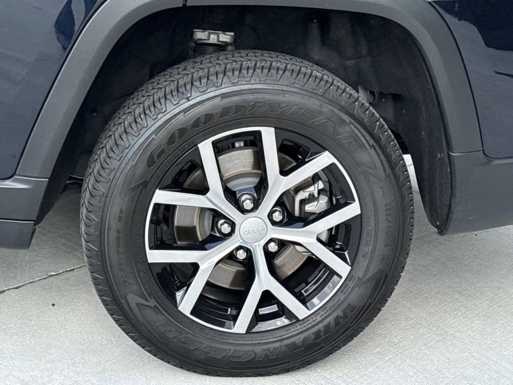 Used 2023 Jeep Grand Cherokee L Limited image 8