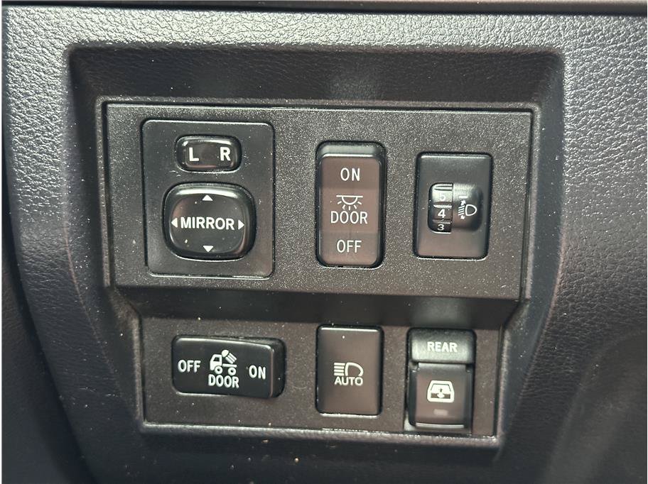 Used 2018 Toyota Tundra SR5 w/ SR5 Upgrade Package AWD/4WD image 27