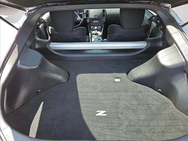 Used 2016 Nissan 370Z Coupe RWD image 7
