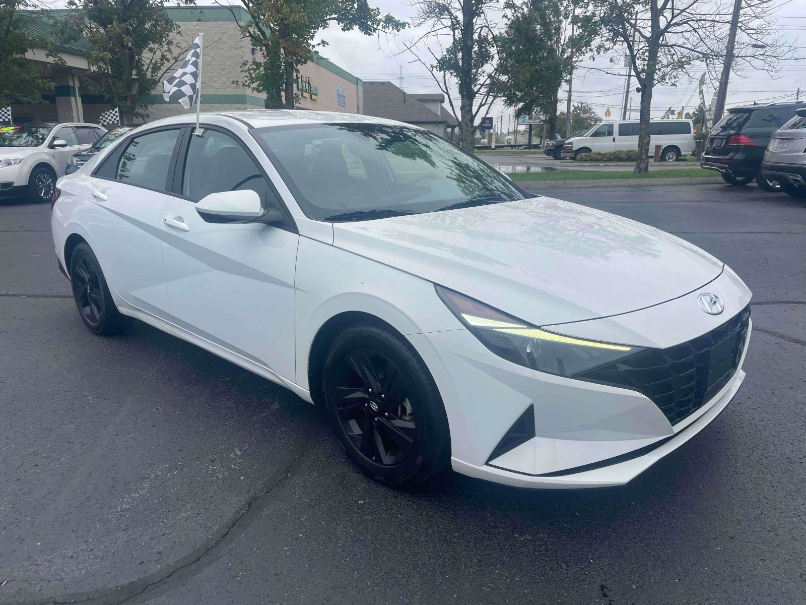 Used 2021 Hyundai Elantra SEL w/ Convenience Package image 1
