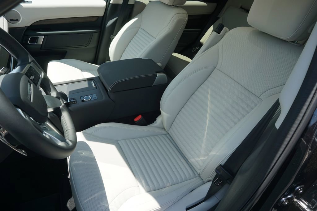 New 2025 Land Rover Discovery Dynamic SE image 20