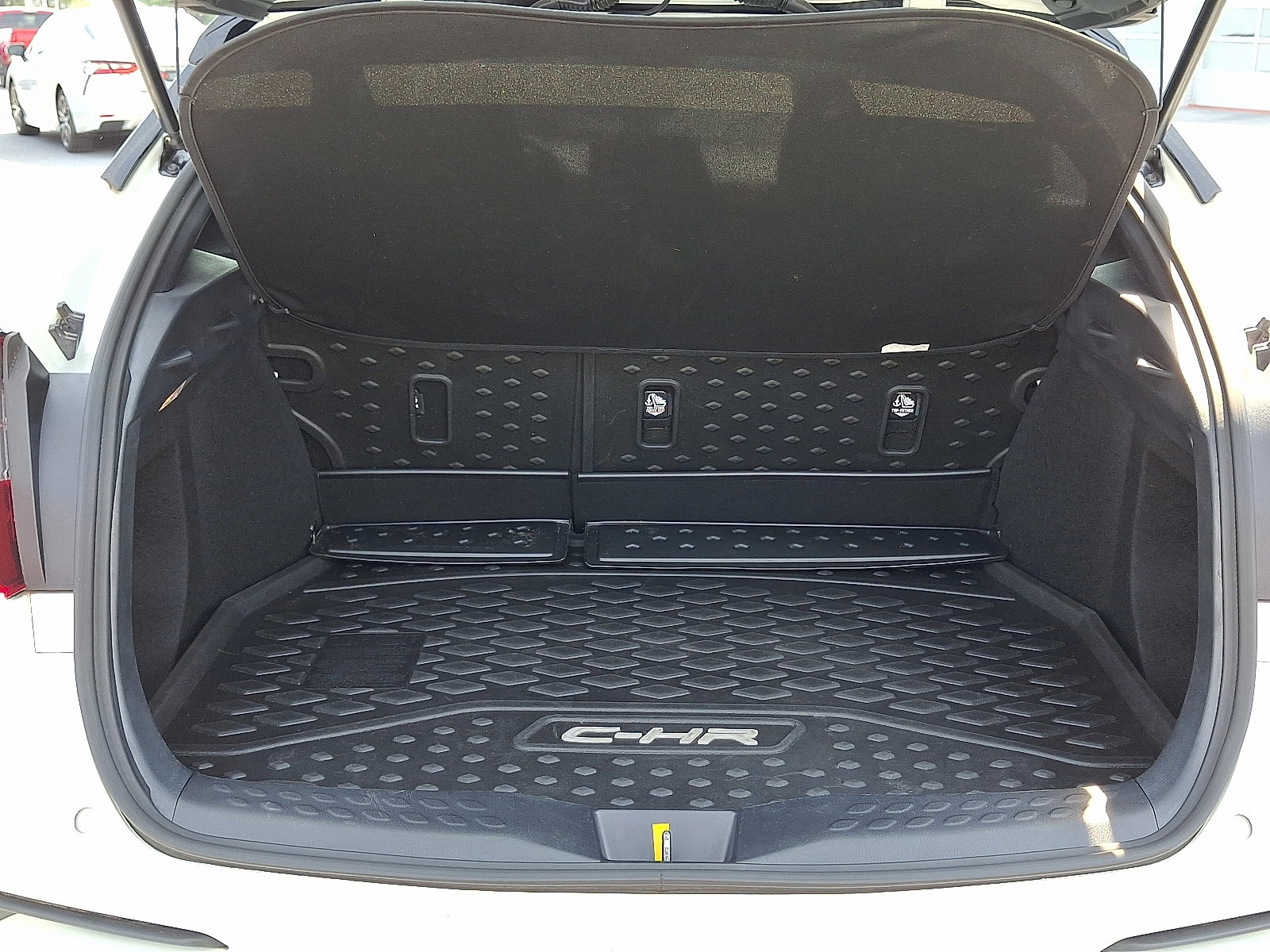 Certified 2020 Toyota C-HR XLE image 29