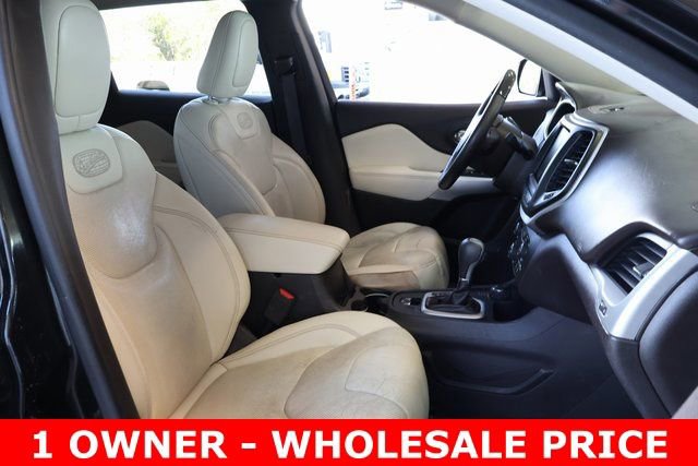 Used 2016 Jeep Cherokee Overland w/ Technology Group image 18