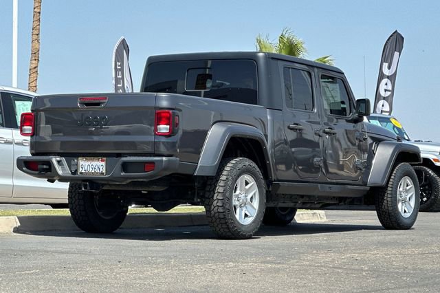Certified 2022 Jeep Gladiator Sport AWD/4WD image 3