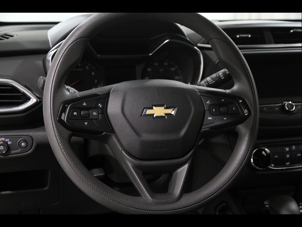 Certified 2022 Chevrolet TrailBlazer LT w/ LPO, Blackout Package AWD/4WD image 7