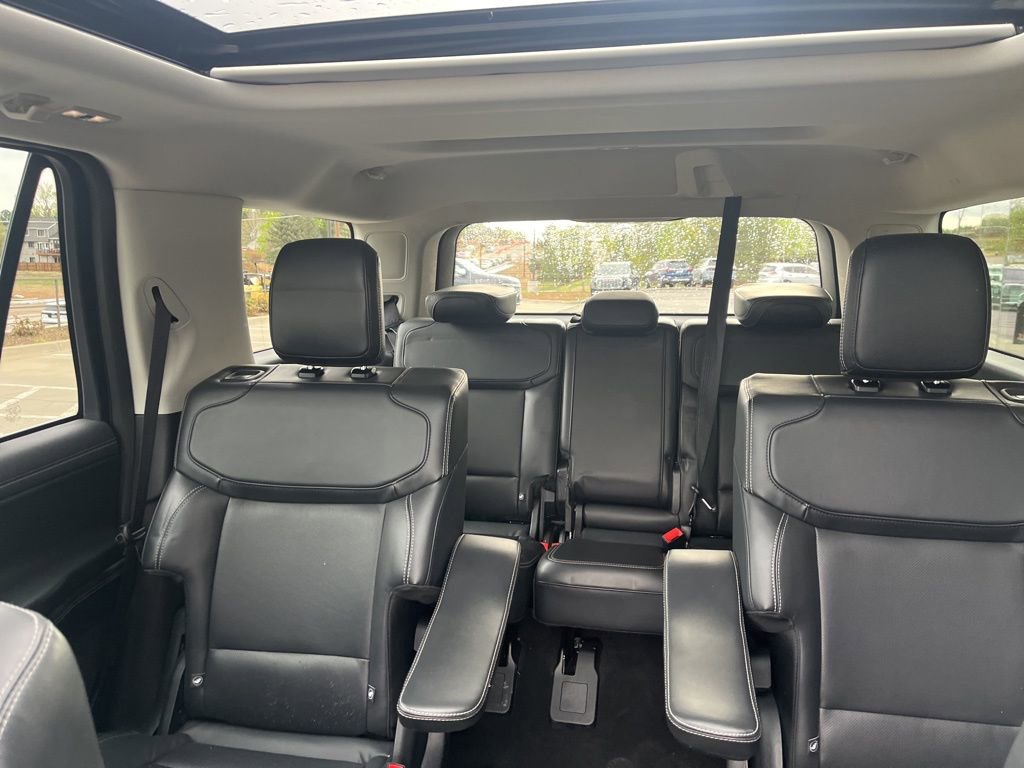 Used 2025 Ford Expedition Platinum image 10