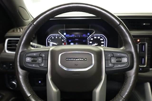 Used 2021 GMC Yukon Denali w/ Denali Premium Package AWD/4WD image 17