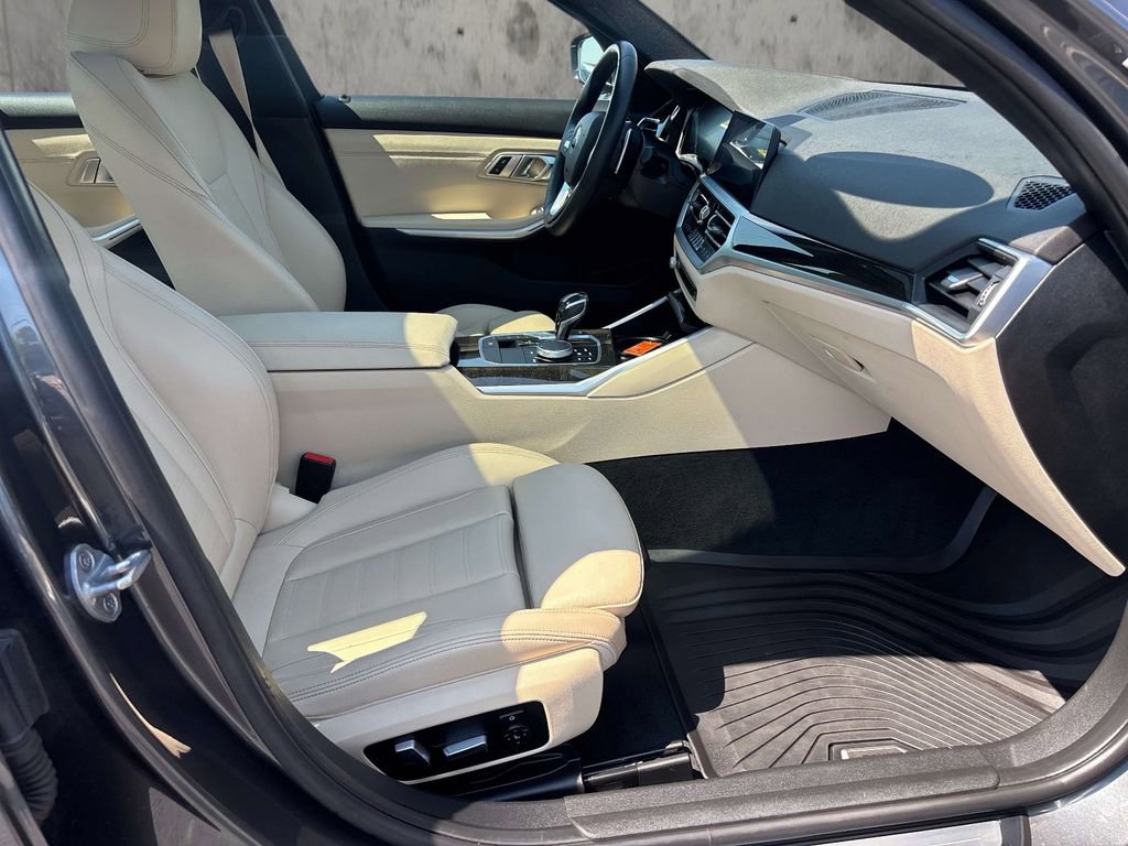 Used 2020 BMW 330i xDrive Sedan w/ Premium Package AWD/4WD image 17