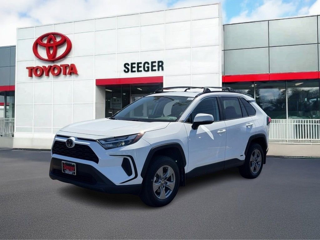 Used 2025 Toyota RAV4 XLE AWD/4WD image 9